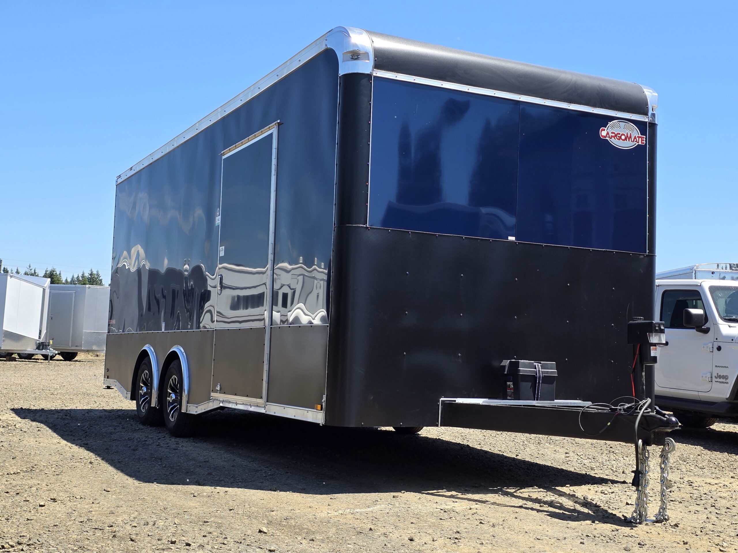 2024 Eliminator by Cargo Mate 8.5×22 9800GVW Race Car Hauler 7’3″ Rear door Opening Blue Interior - Image 8