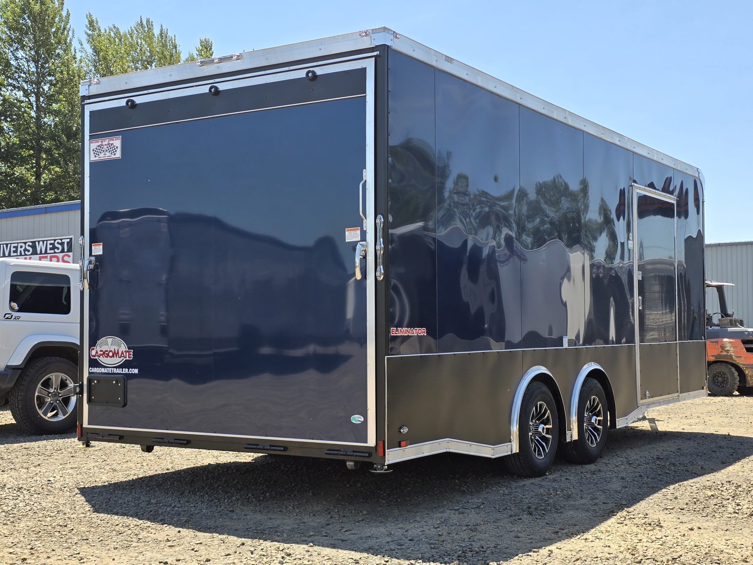 2024 Eliminator by Cargo Mate 8.5×22 9800GVW Race Car Hauler 7’3″ Rear door Opening Blue Interior - Image 11