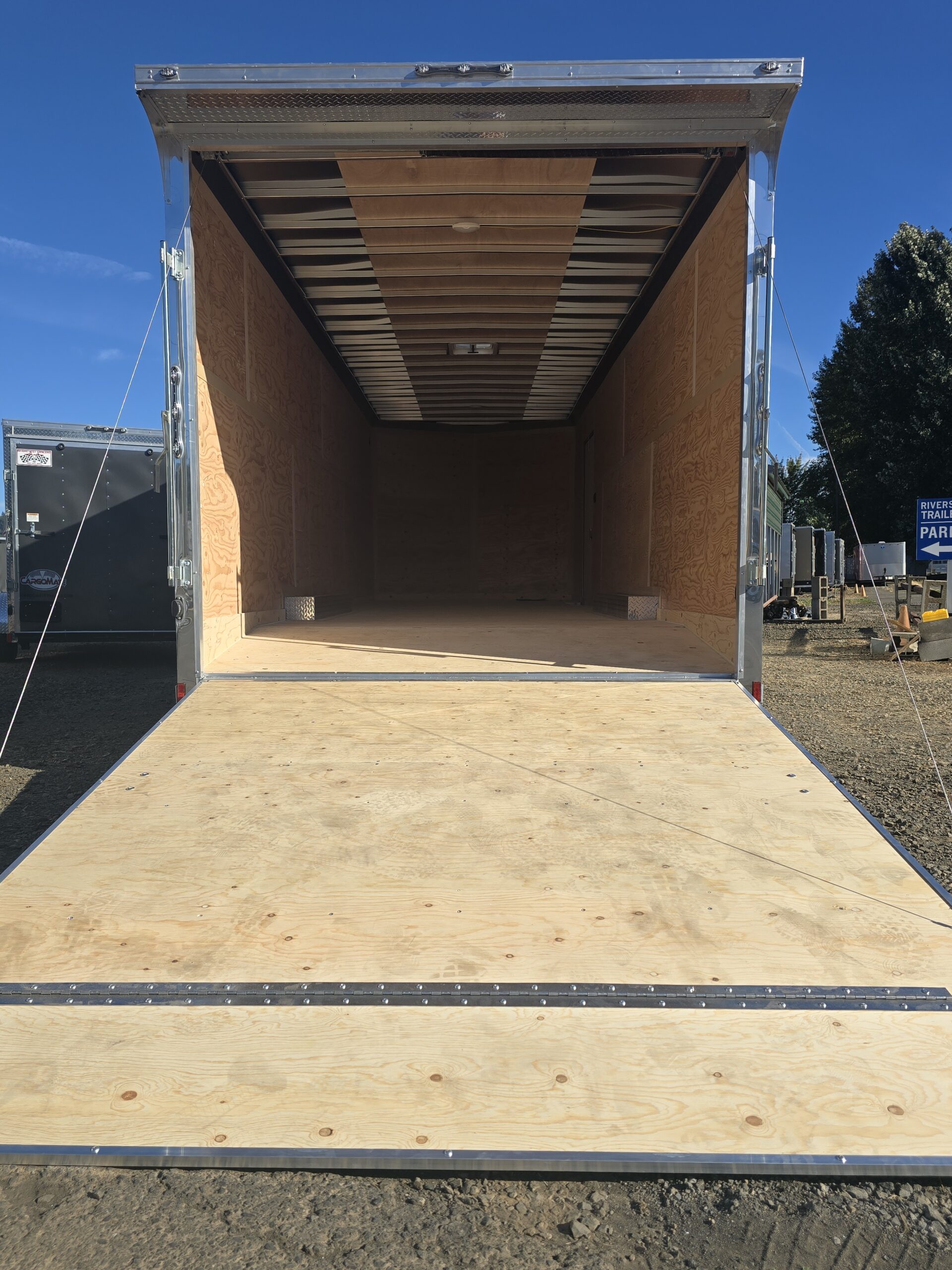 2025 Aluminum E-Series by Cargo Mate 8.5×24 9800GVW Enclosed Cargo Trailer Vehicle Hauler 88″ Ramp Door Opening - Image 2