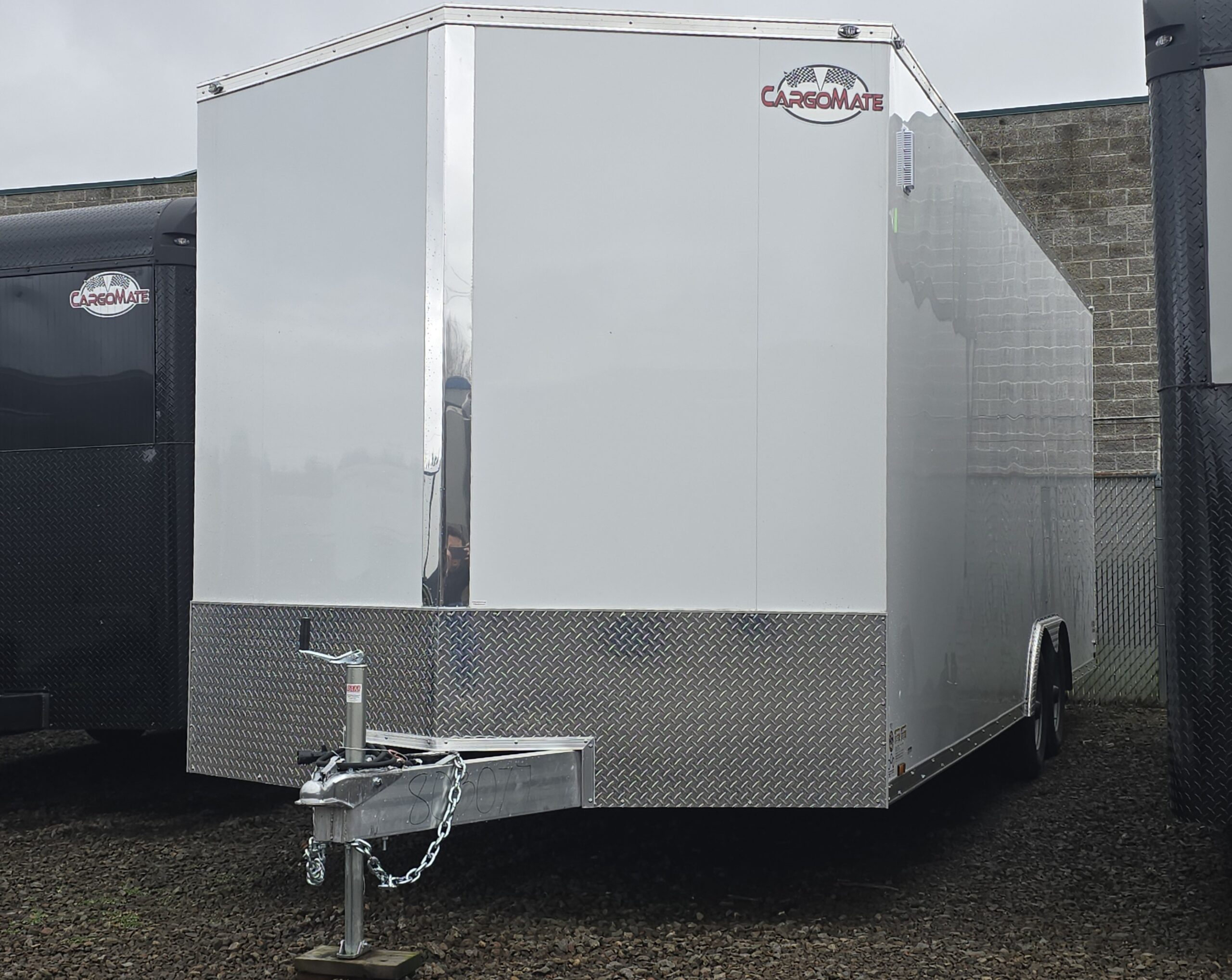 2025 Aluminum E-Series by Cargo Mate 8.5×24 9800GVW Enclosed Cargo Trailer Vehicle Hauler 88″ Ramp Door Opening - Image 3