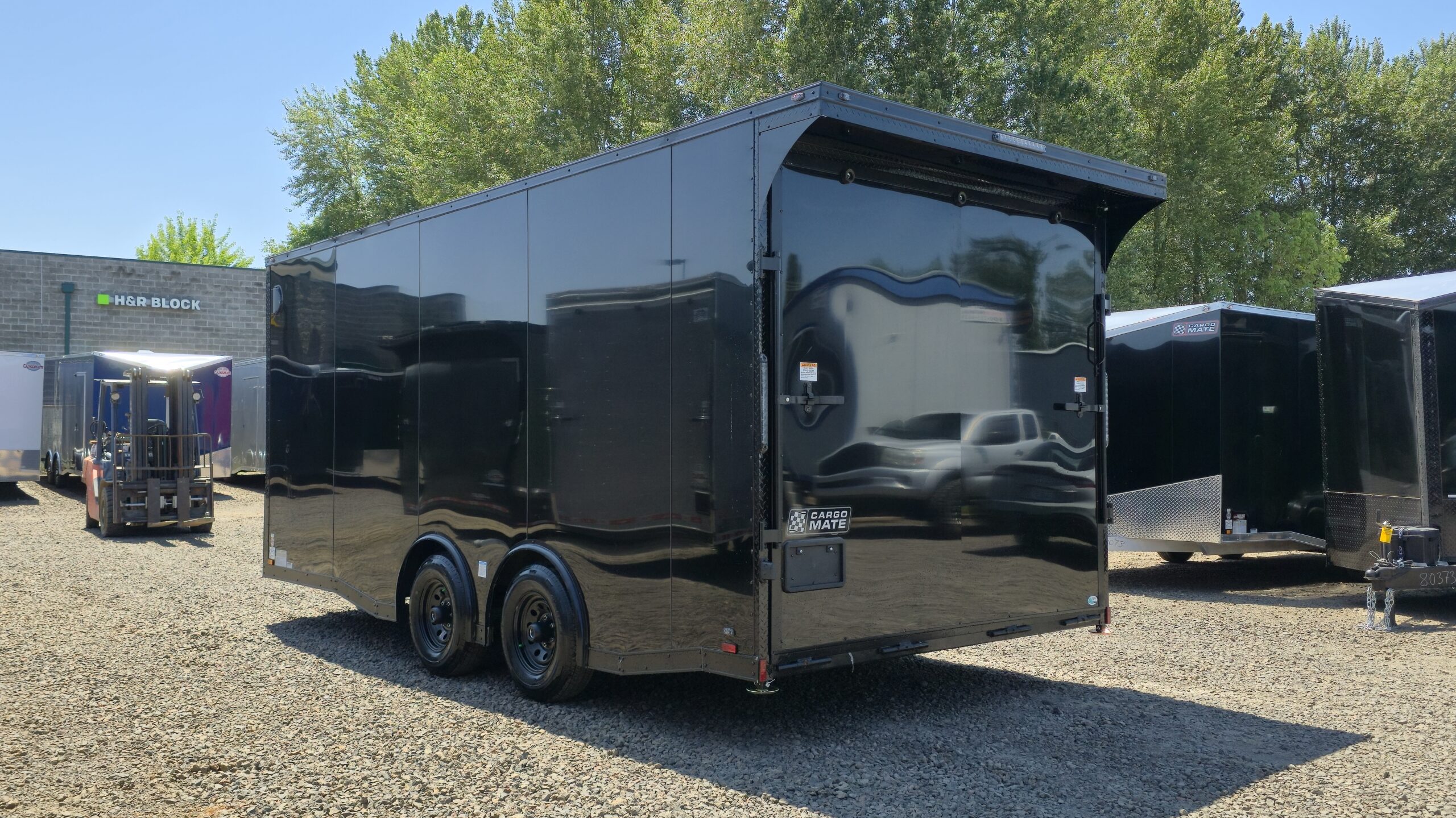 2025 E-Series by Cargo Mate 8.5×18 Extra Height Enclosed Car Hauler Cargo Trailer 16″ On center Framing on Walls/Floor PolyCORE Siding Insulated - Image 7