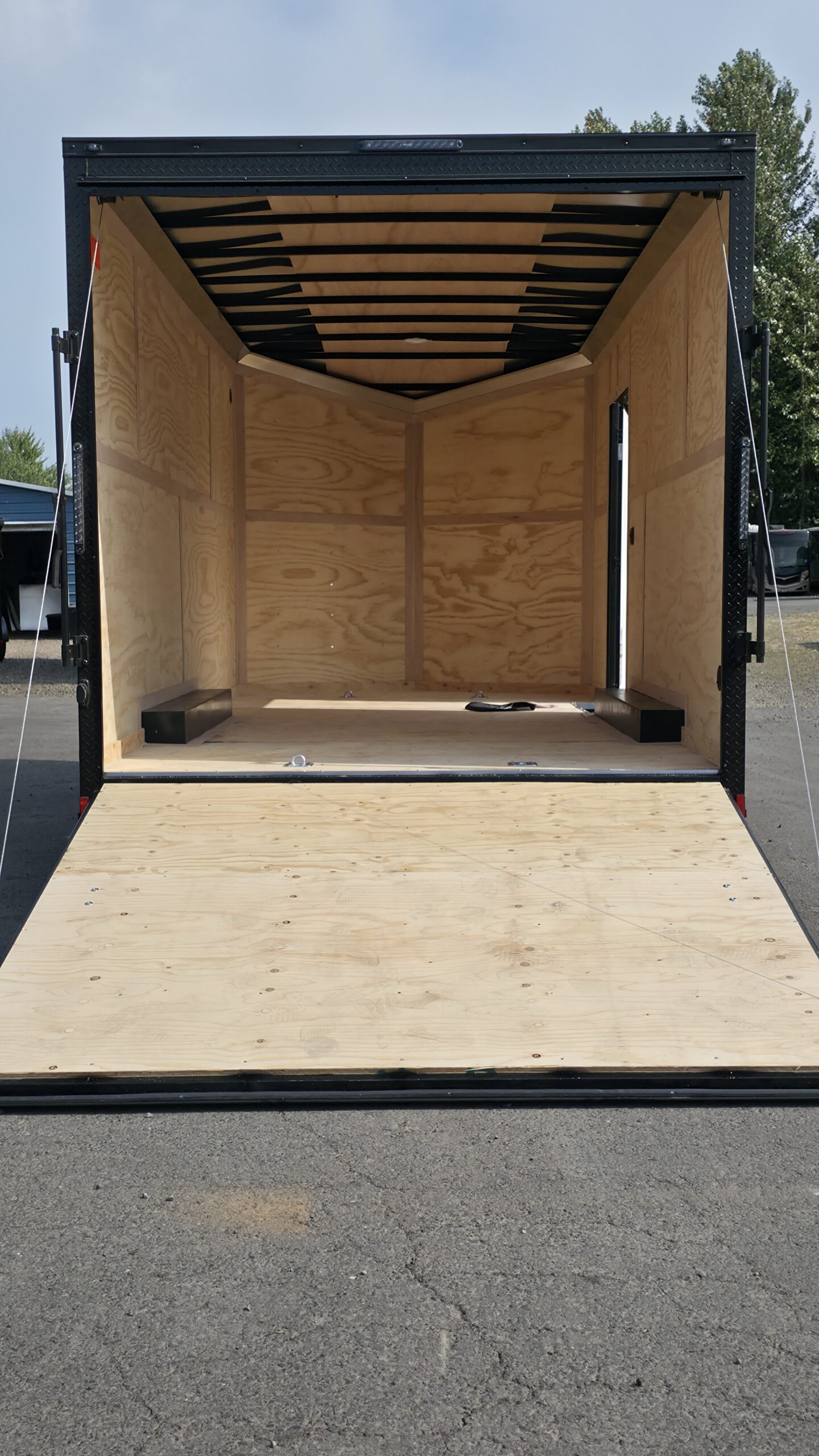 2026 E-Series by Cargo Mate 8.5×18 Extra Height Enclosed Car Hauler Cargo Trailer 78″ Ramp Door Opening 4″ Lift - Image 6