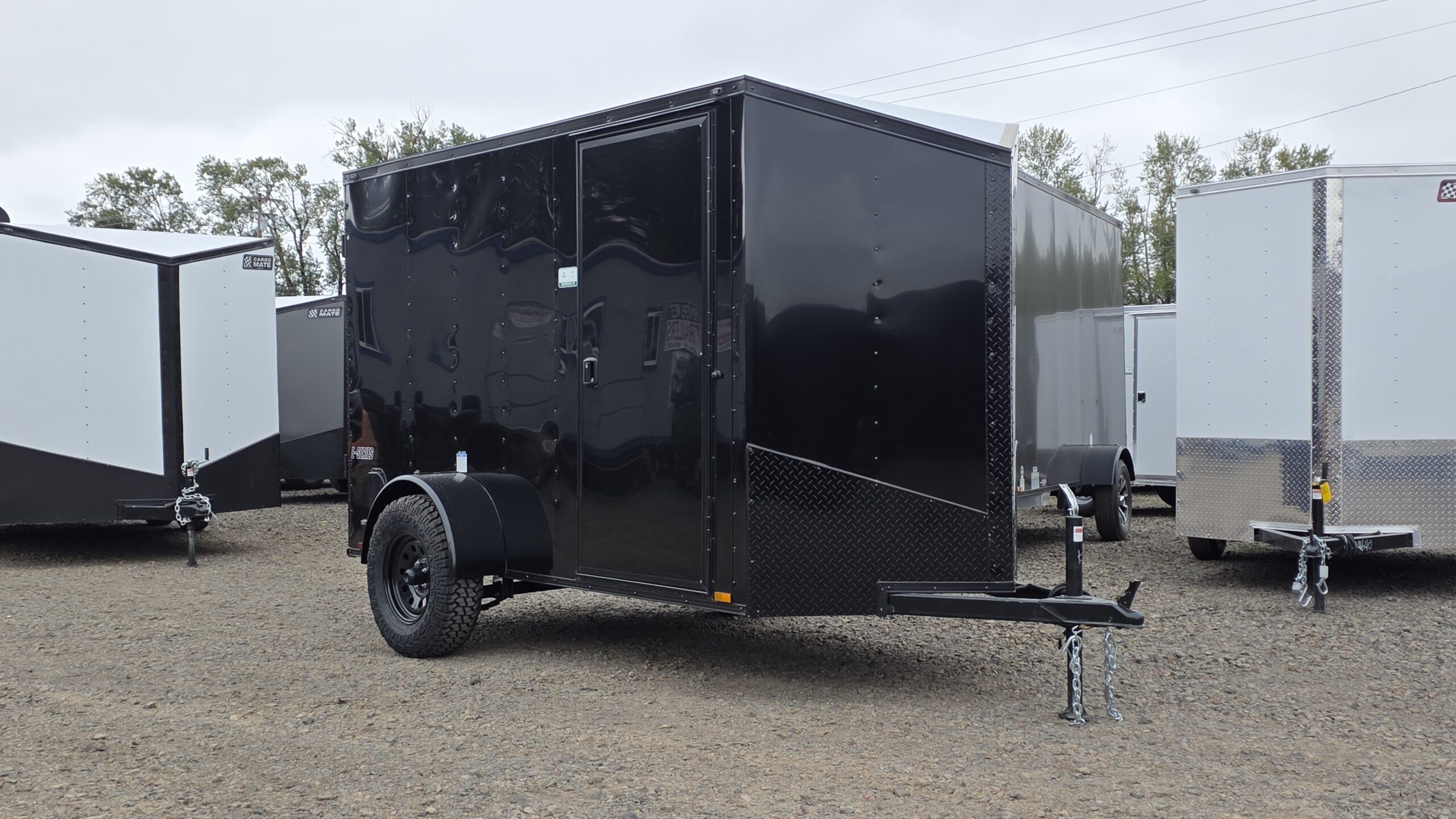2026 Cargo Mate 5×10 Enclosed Cargo Tailer 12″ Extra Height Apex Tires Pure Black