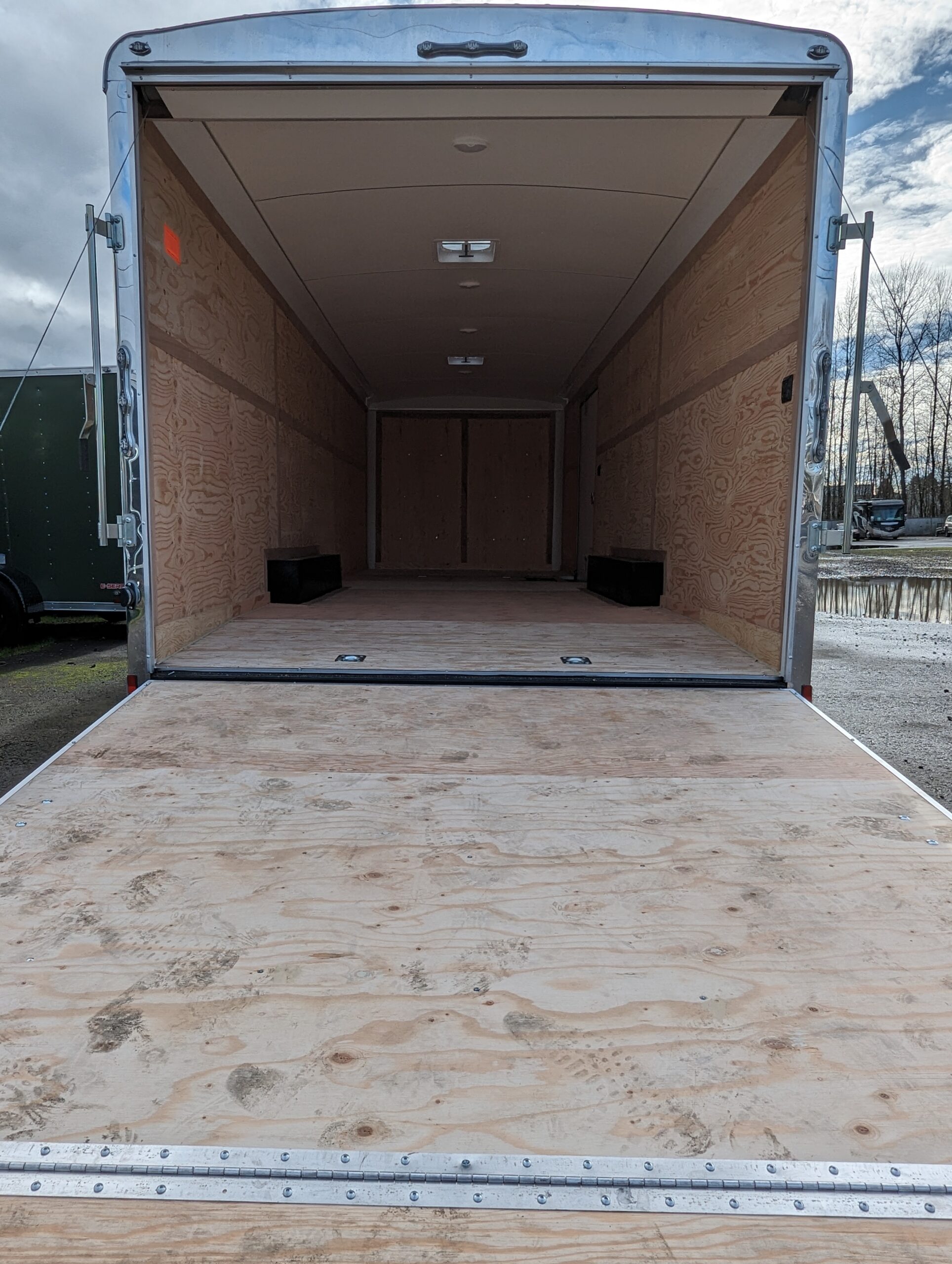 2025 Qualifier Enclosed Cargo Trailer Car by Cargo Mate 8.5×24 Top Grade Car Hauler Dexter Torsion Axles - Image 6